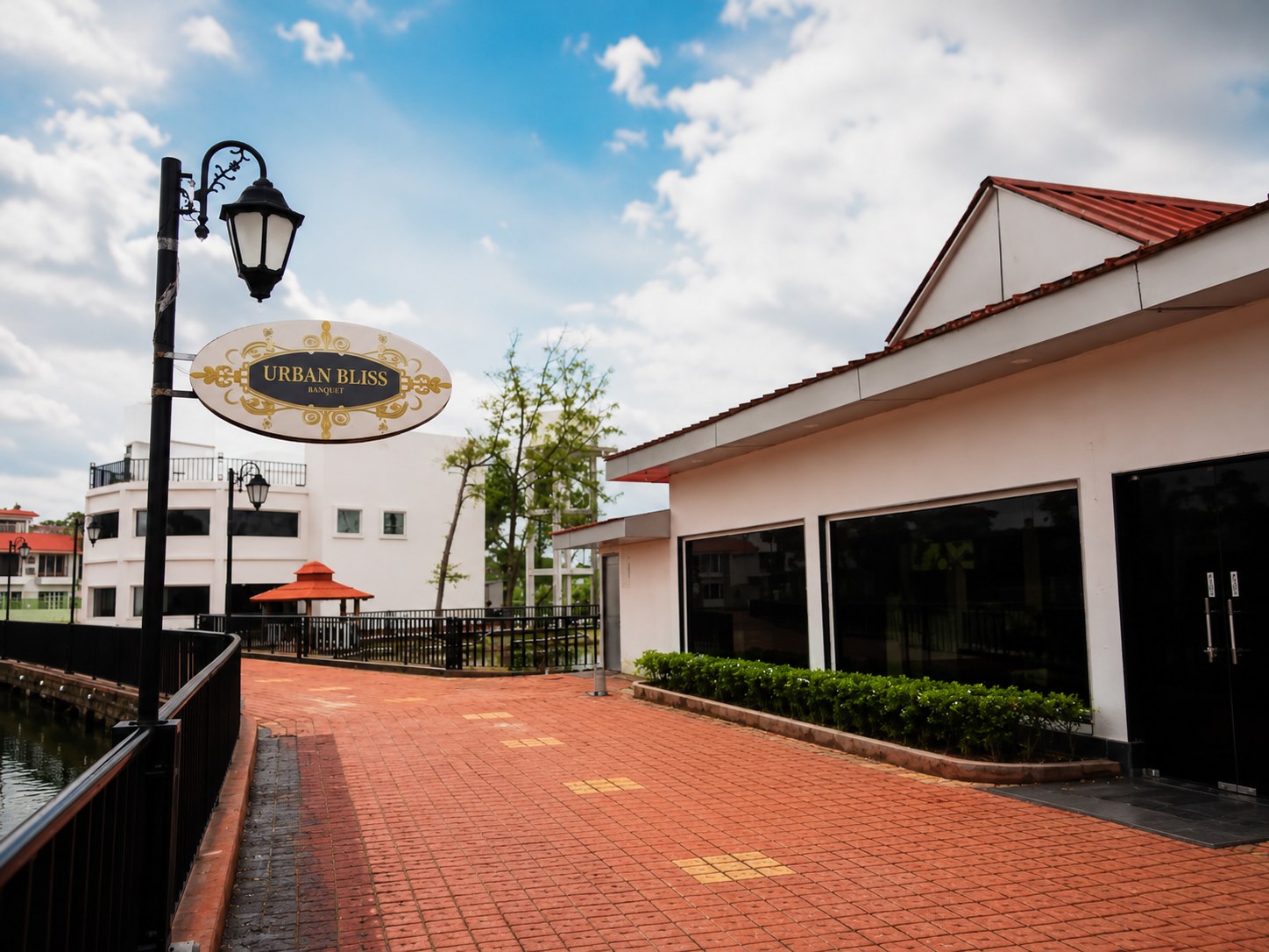 Urban Bliss banquet entrance at Lake Land Country Club