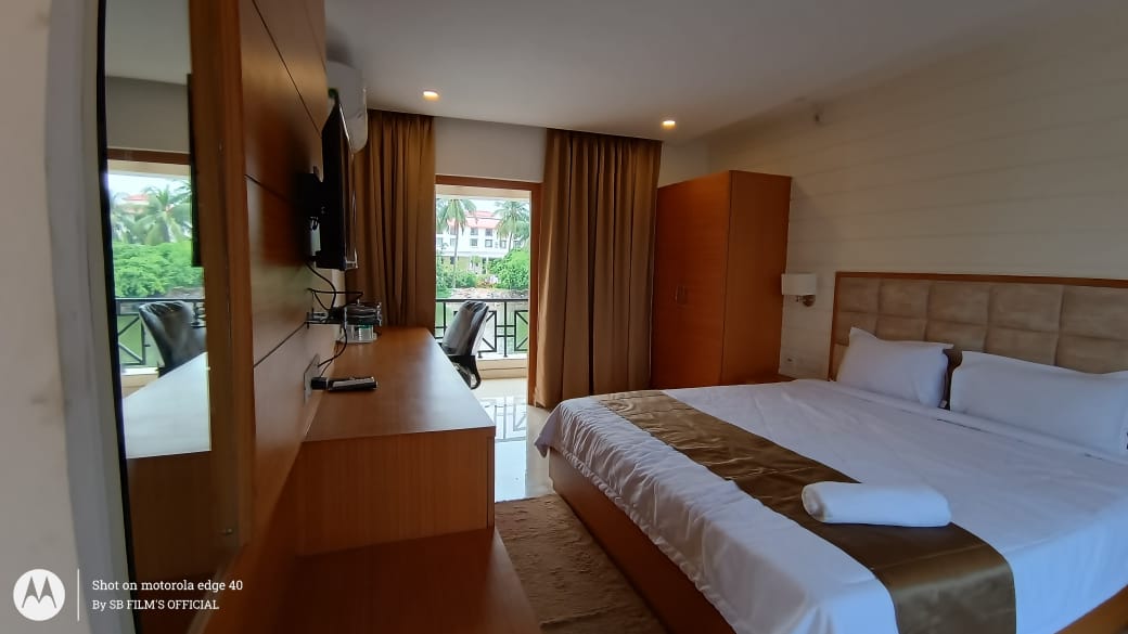 Luxurious room at Lake Land Country Club