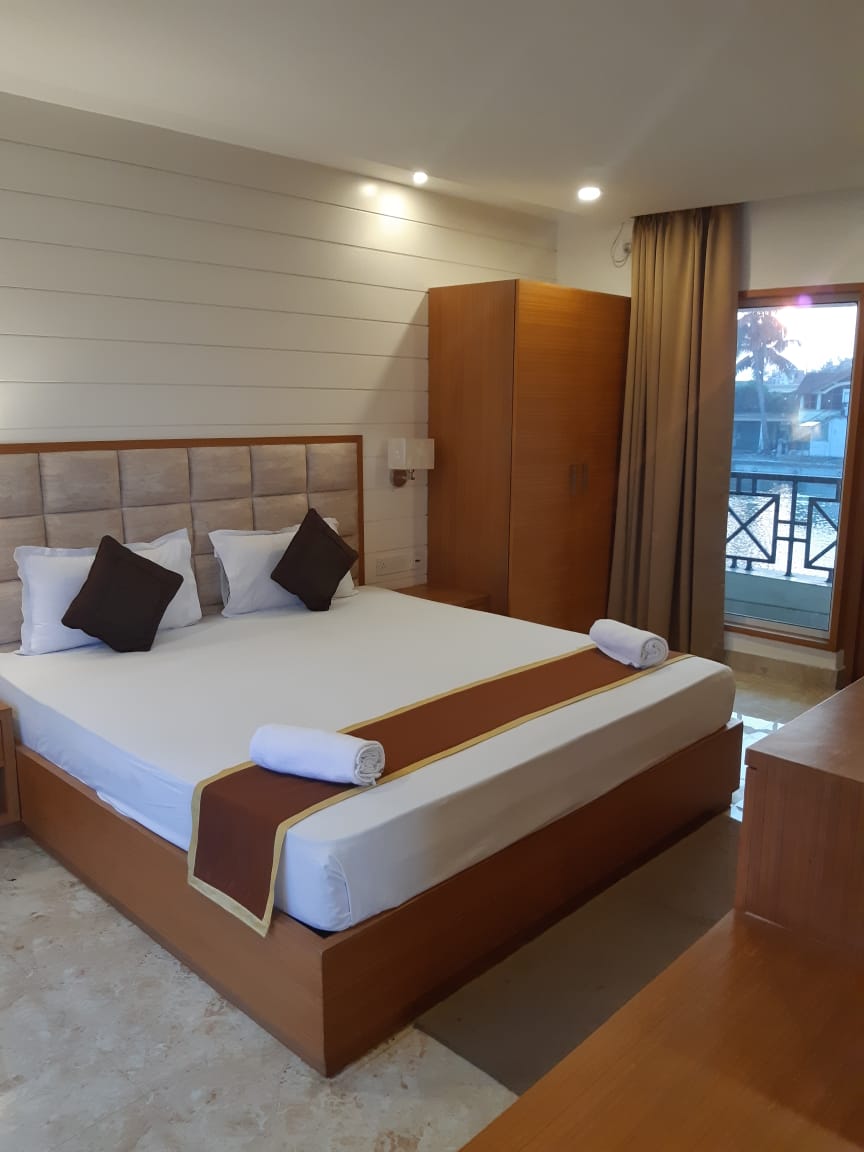 Modern lake-facing room